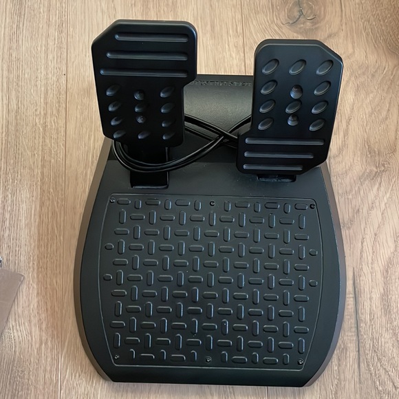 Thrustmaster T80 Ferrari 488 GTB Edition - Picture 2 of 6